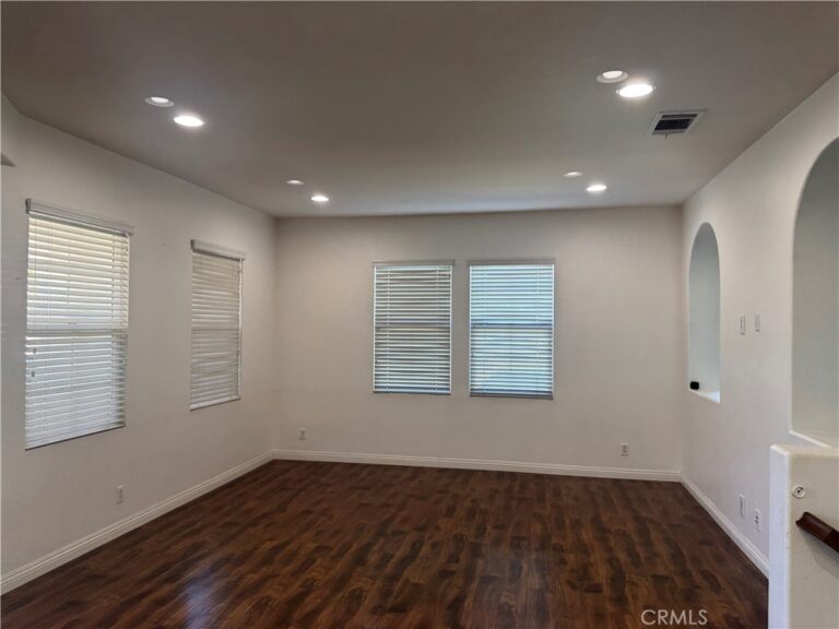 2750 E Oak Hill #12, Ontario
