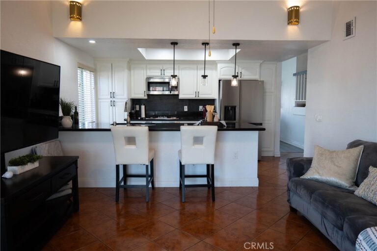 2852 E Walnut, Ontario