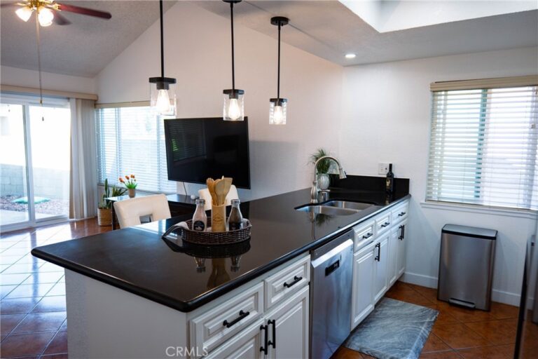 2852 E Walnut, Ontario