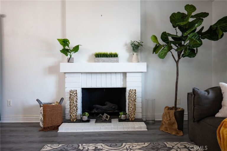 2852 E Walnut, Ontario
