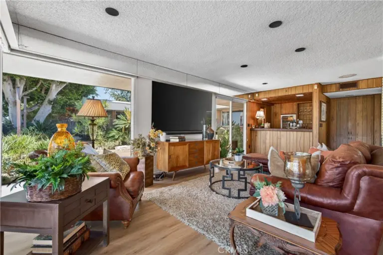 2904 Far View, West Covina