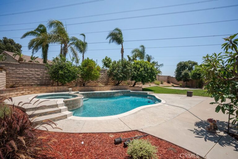 2940 Tumbleweed Street, Ontario