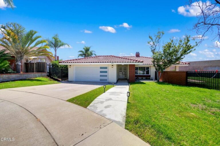 295 E Blue Mountain Way, Claremont
