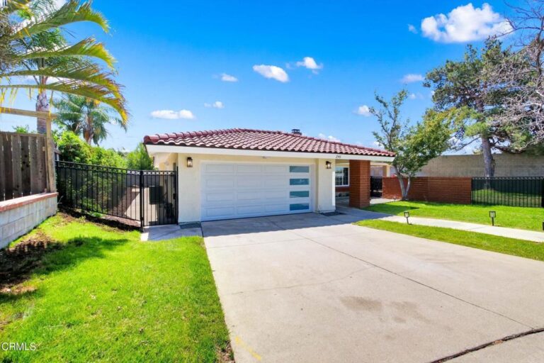 295 E Blue Mountain Way, Claremont