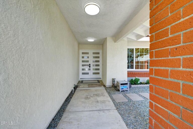 295 E Blue Mountain Way, Claremont
