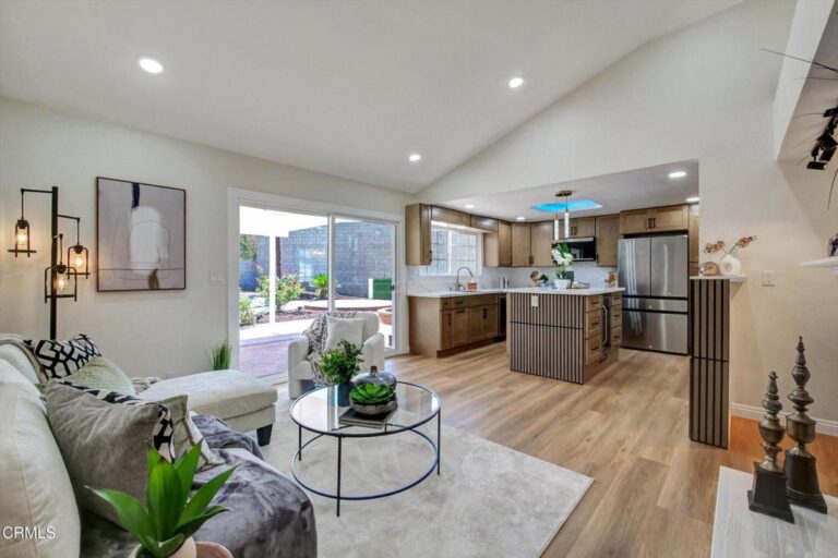 295 E Blue Mountain Way, Claremont