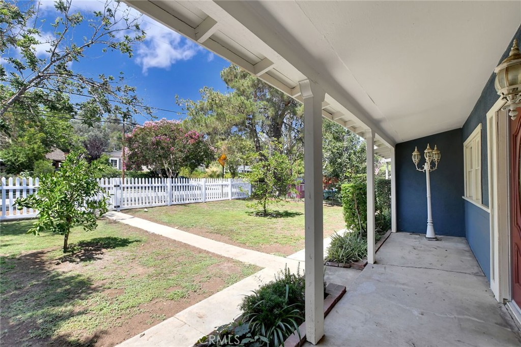 316 W 5th Street, San Dimas