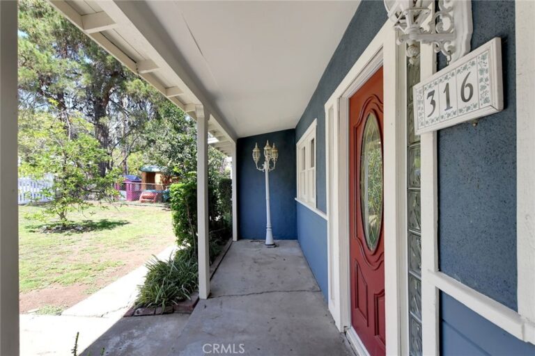 316 W 5th Street, San Dimas