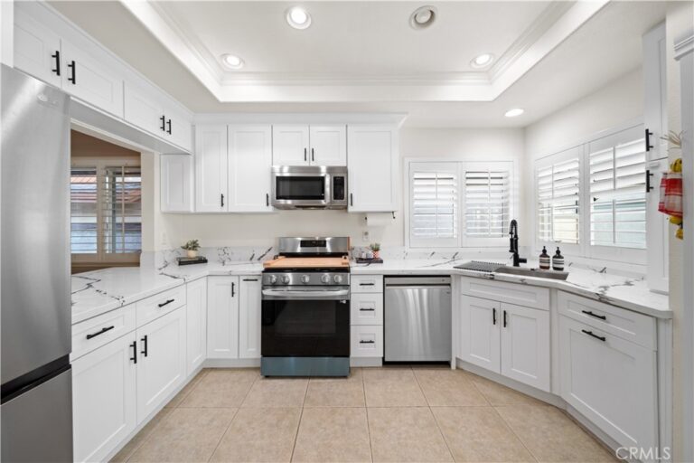 323 W Dawson Court, Glendora