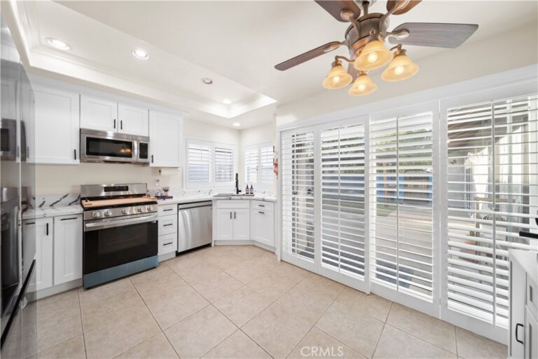 323 W Dawson Court, Glendora