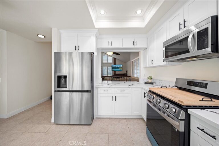 323 W Dawson Court, Glendora