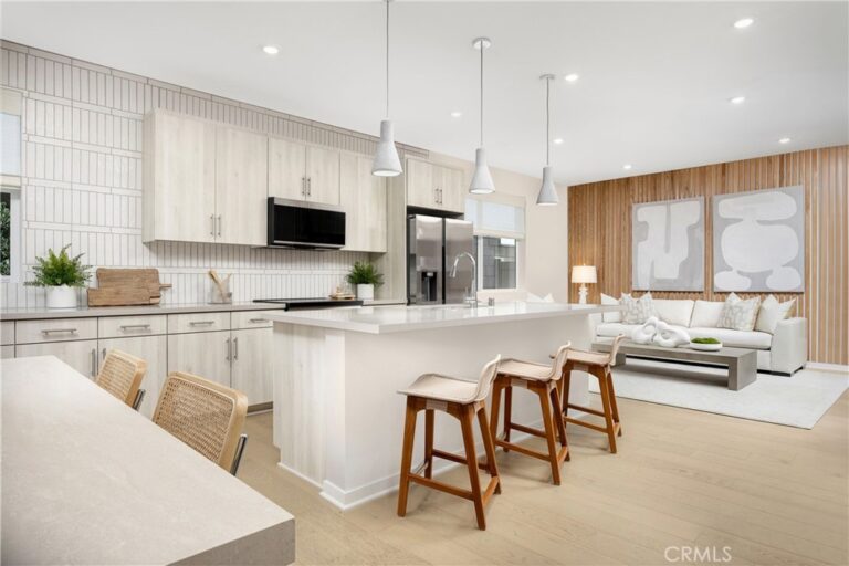 3377 East Moonstone Drive, Ontario