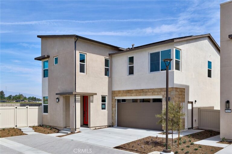 3419 East Moonstone Drive, Ontario