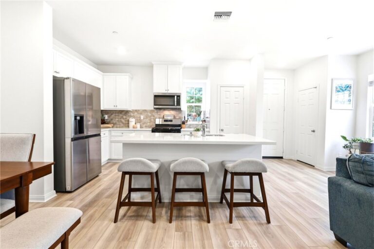 4005 E Carmel Privado Avenue, Ontario