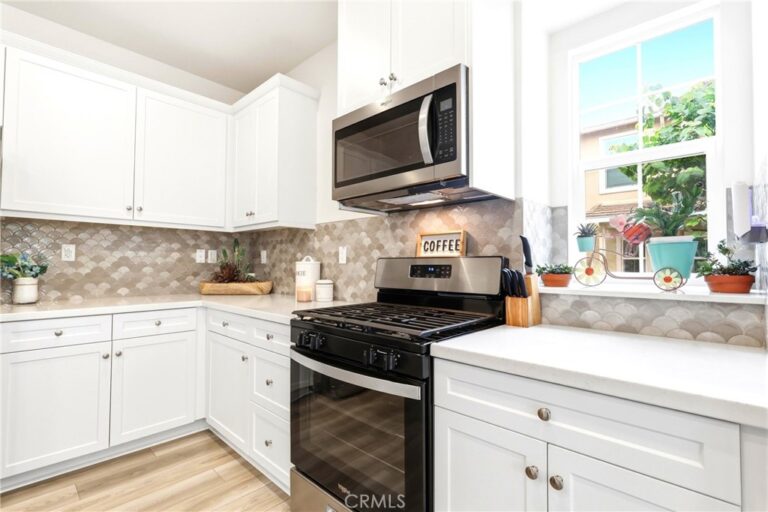 4005 E Carmel Privado Avenue, Ontario