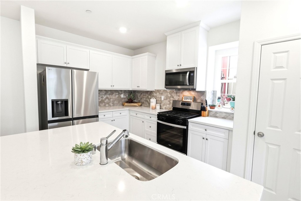 4005 E Carmel Privado Avenue, Ontario