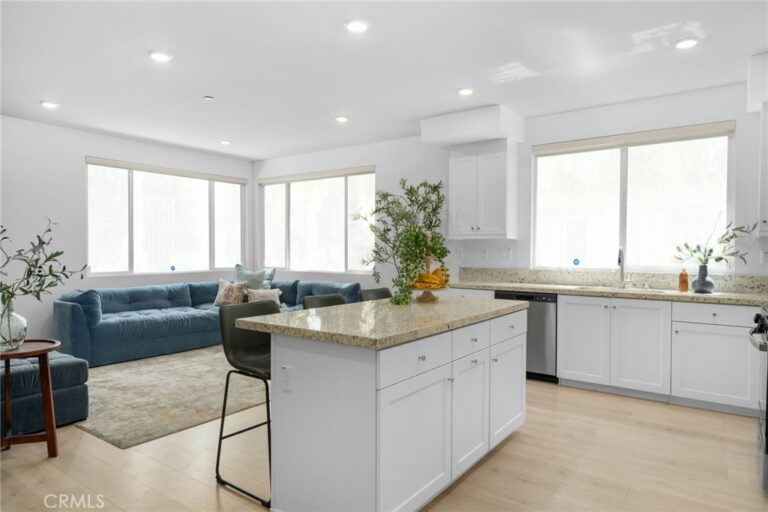 4102 E Axis Privado #101, Ontario