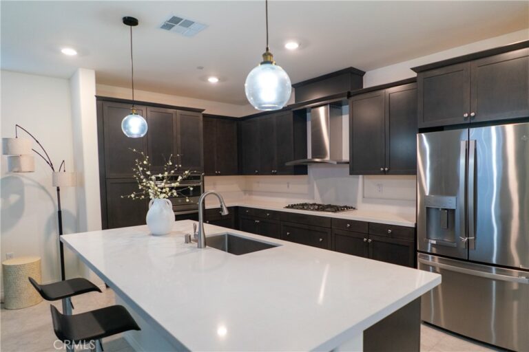 4224 E Sonrisa Privado, Ontario