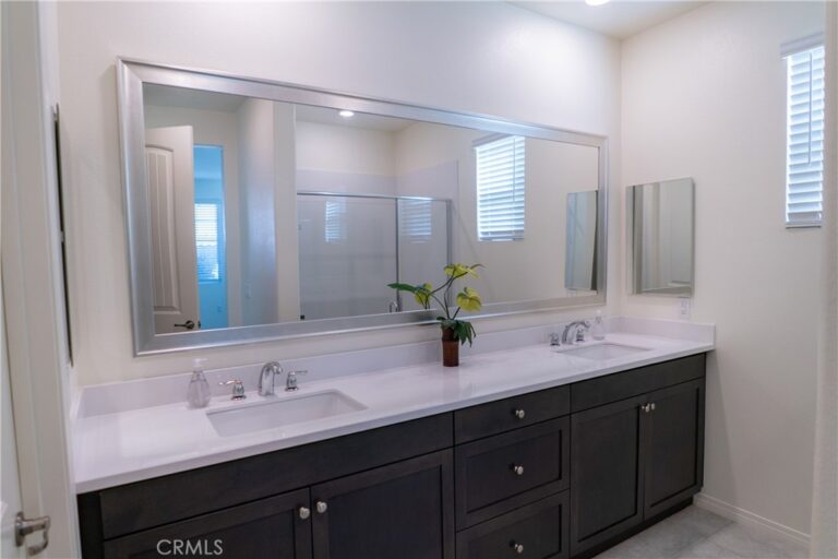 4224 E Sonrisa Privado, Ontario