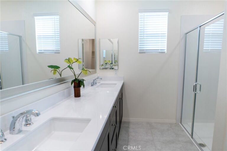 4224 E Sonrisa Privado, Ontario
