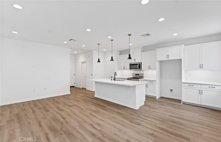 4243 East Honeybee Paseo, Ontario