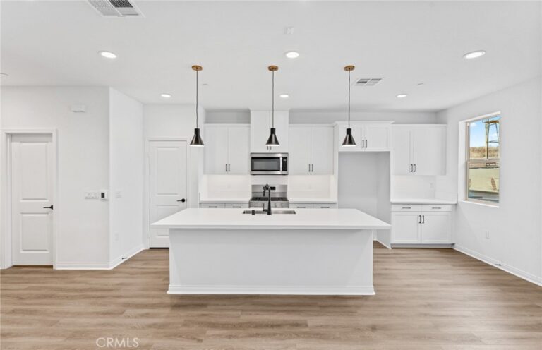 4243 East Honeybee Paseo, Ontario