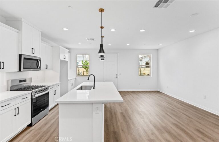 4243 East Honeybee Paseo, Ontario