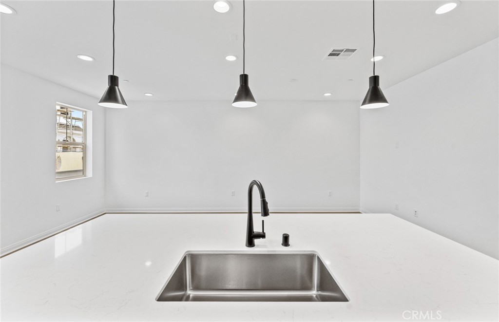 4243 East Honeybee Paseo, Ontario