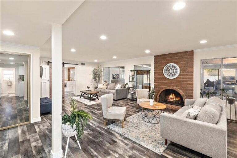 4248 Stone, La Verne