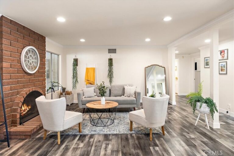 4248 Stone, La Verne