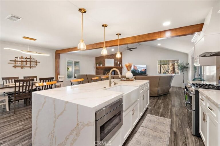 4248 Stone, La Verne