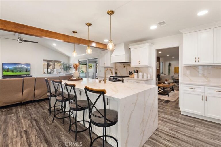 4248 Stone, La Verne