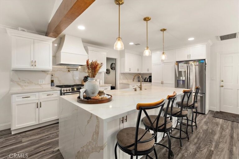 4248 Stone, La Verne
