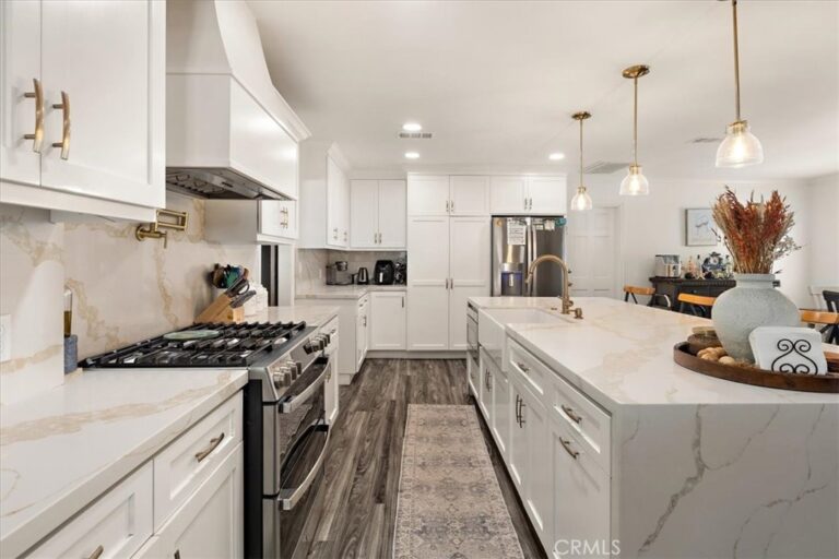 4248 Stone, La Verne