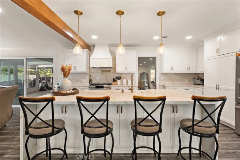 4248 Stone, La Verne