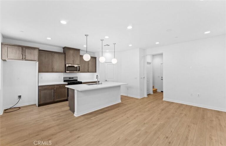 4249 East Honeybee Paseo, Ontario