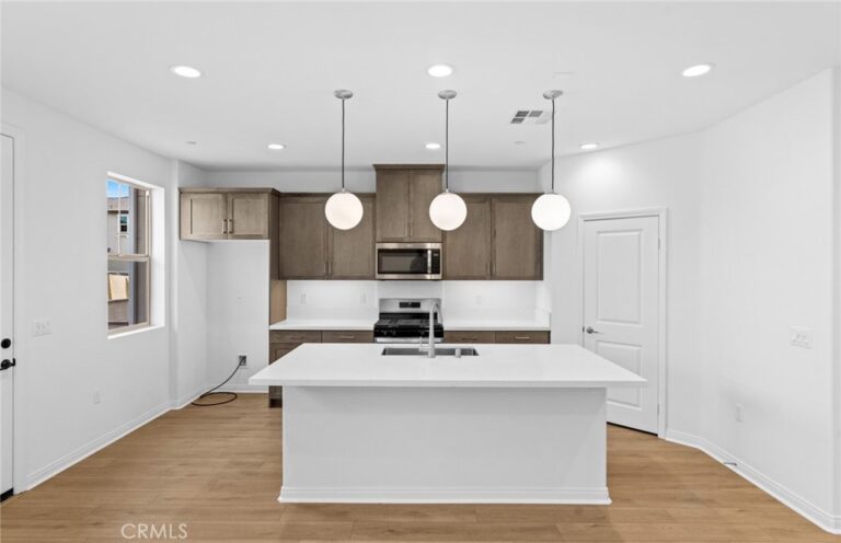 4249 East Honeybee Paseo, Ontario