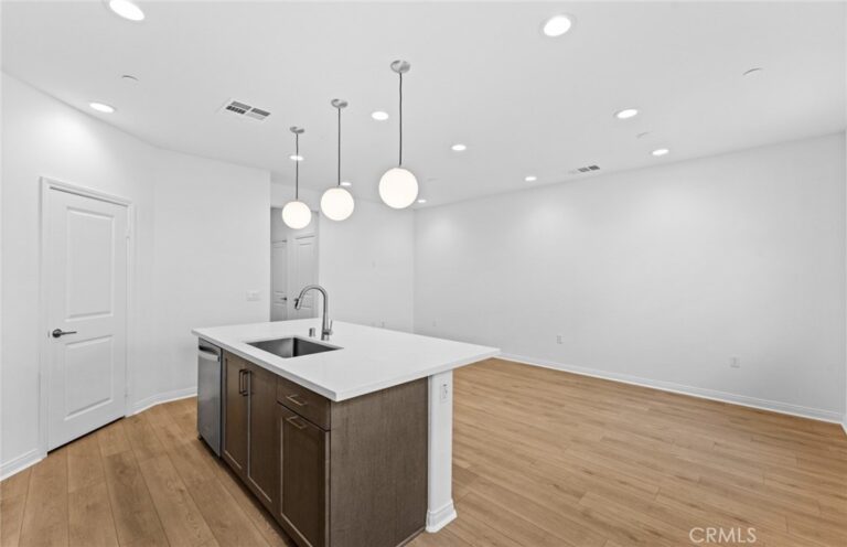 4249 East Honeybee Paseo, Ontario