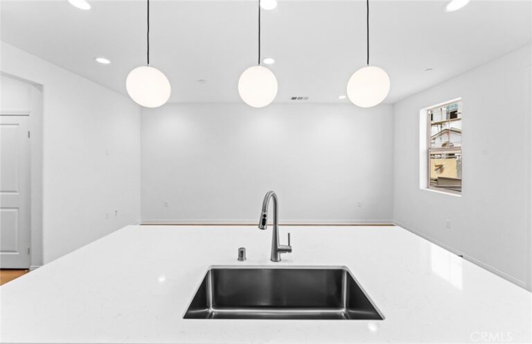 4249 East Honeybee Paseo, Ontario