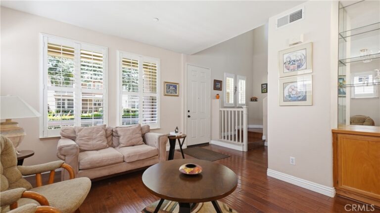 4257 Emerald, La Verne