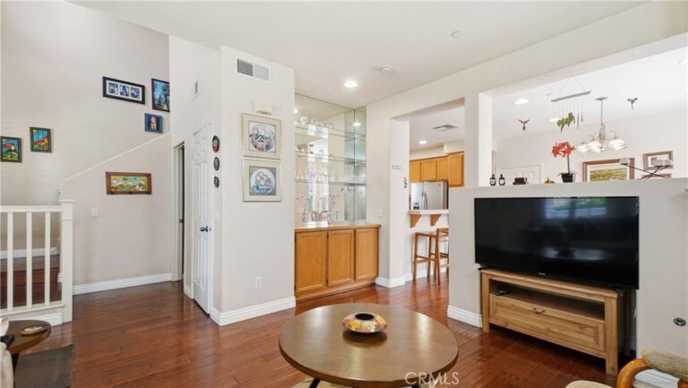 4257 Emerald, La Verne