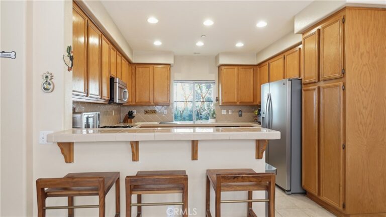 4257 Emerald, La Verne