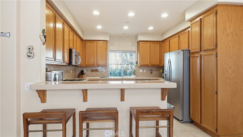 4257 Emerald, La Verne