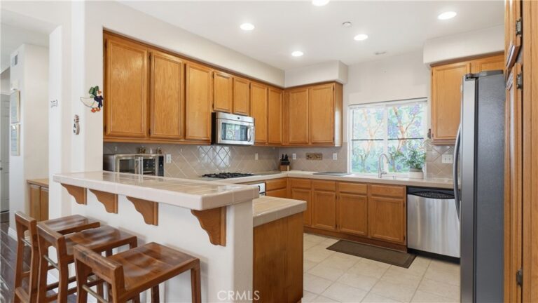 4257 Emerald, La Verne
