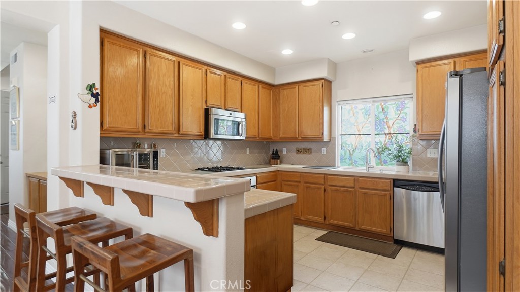 4257 Emerald, La Verne