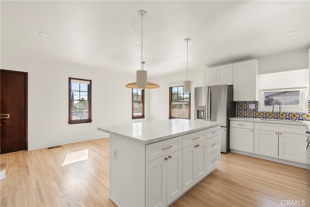433 W Arrow, Claremont