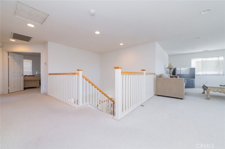 437 E Deerfield, Ontario