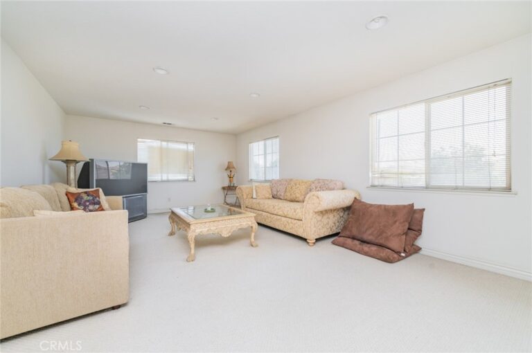 437 E Deerfield, Ontario