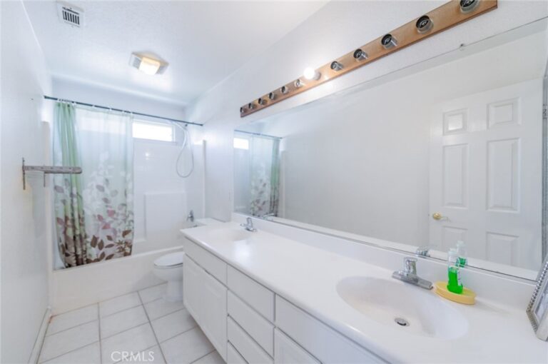 437 E Deerfield, Ontario