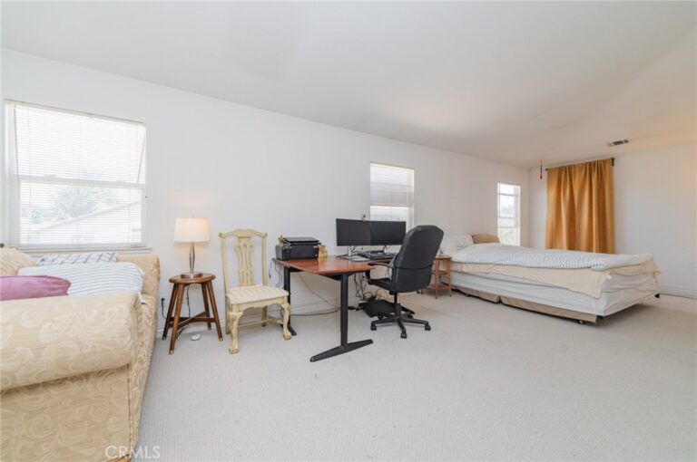 437 E Deerfield, Ontario